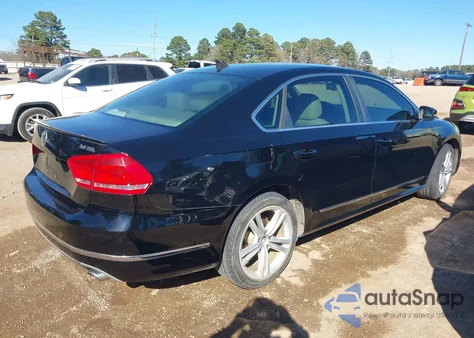 2013 Volkswagen Passat 3.6L V6 Sel Premium z USA, uszkodzony, nr VIN 1VWCM7A31DC012002